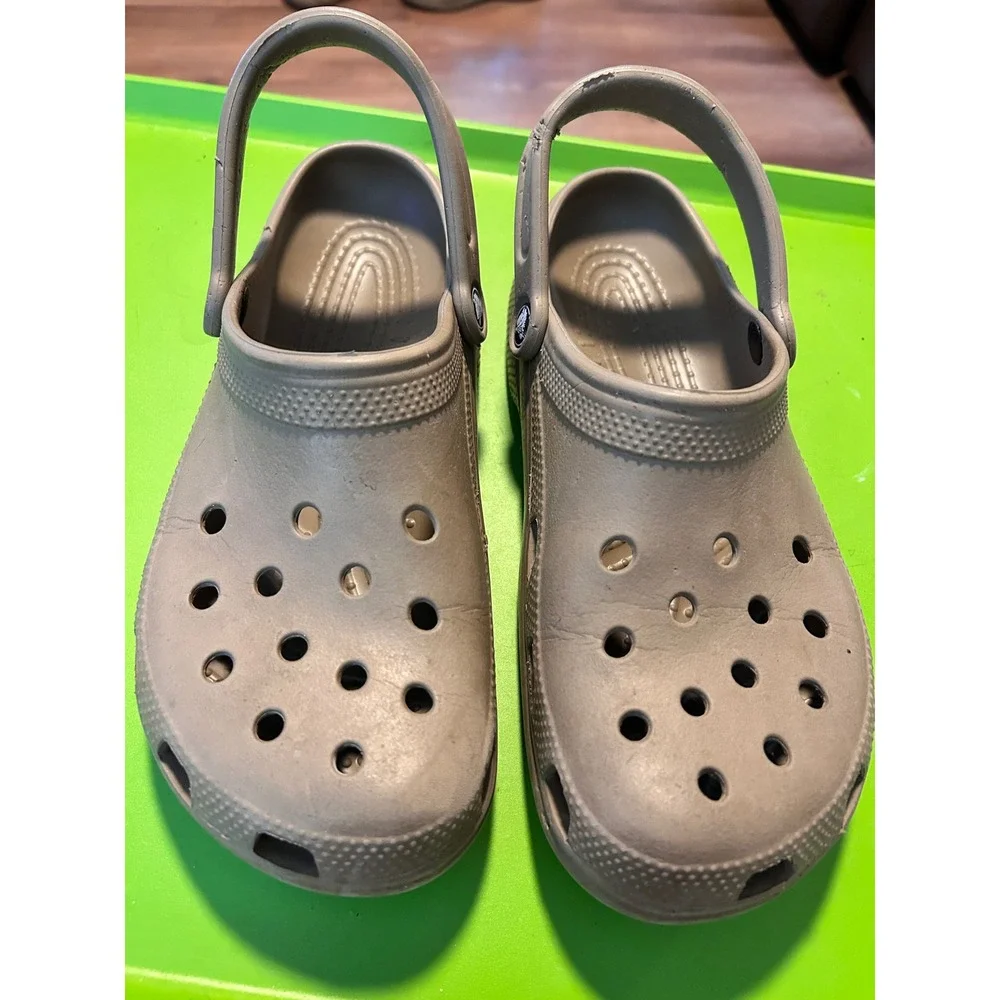 Crocs Classic Clogs Mens 9 Womens 11 Khaki Tan Slip On Comfort Shoes 10001-260